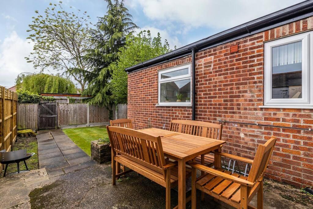Dovecote House Beeston Private Parking 15Mins From Nottingham City Centre Close To Qmc Hospital Exterior foto