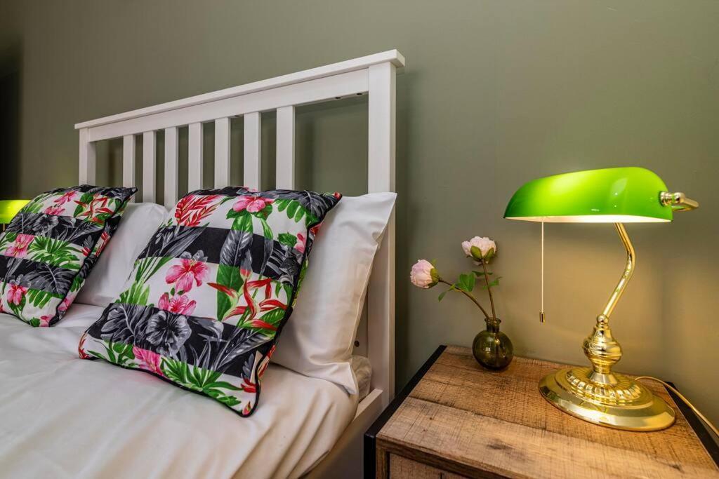 Dovecote House Beeston Private Parking 15Mins From Nottingham City Centre Close To Qmc Hospital Exterior foto
