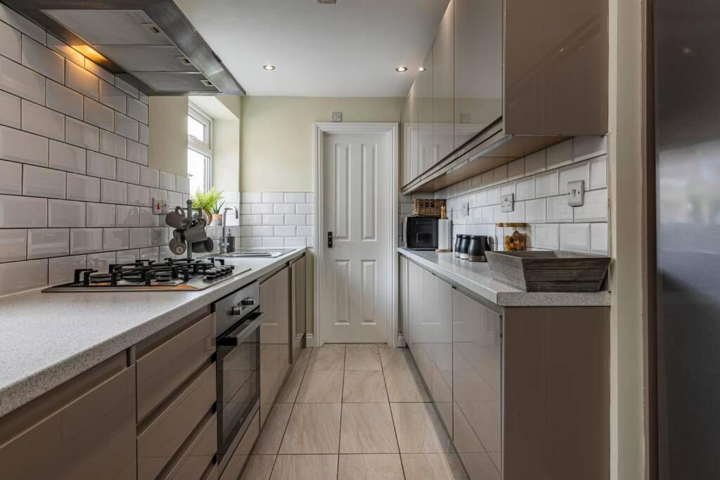 Dovecote House Beeston Private Parking 15Mins From Nottingham City Centre Close To Qmc Hospital Exterior foto